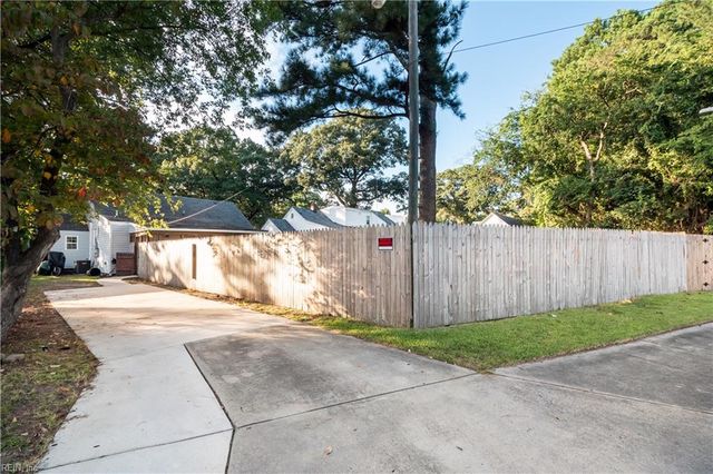 2608 Bapaume AVE, Norfolk, VA 23509