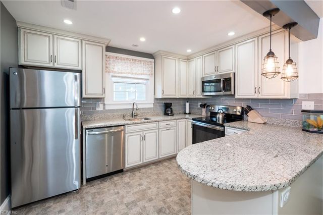 2608 Bapaume AVE, Norfolk, VA 23509