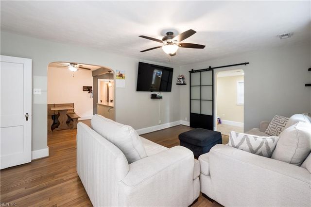 2608 Bapaume AVE, Norfolk, VA 23509