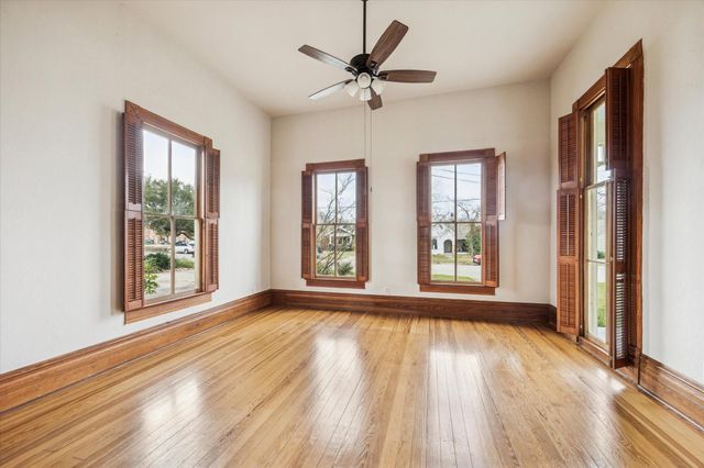 701 W Third Street, Brenham, TX 77833