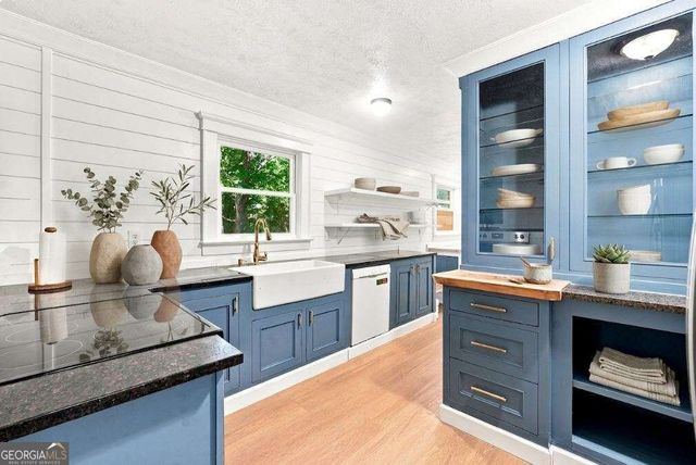 6654 Songwood Drive, Austell, GA 30168