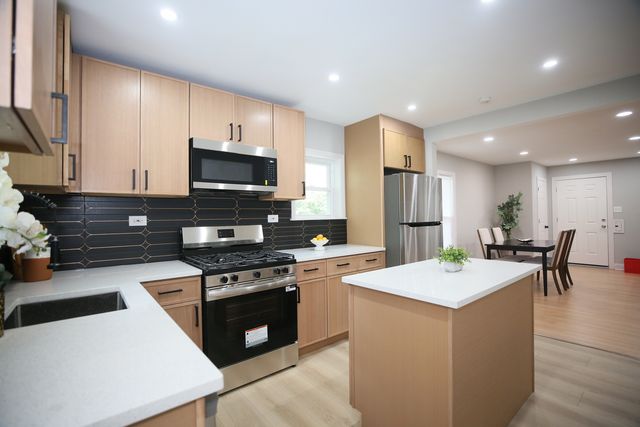 4951 Howard Street, Skokie, IL 60077
