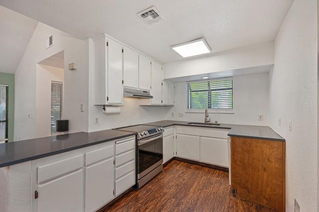 3667 Gold Creek Ln, Sacramento, CA 95827