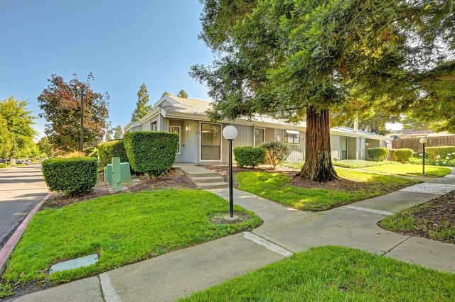 3667 Gold Creek Ln, Sacramento, CA 95827