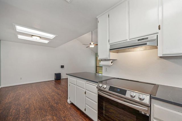 3667 Gold Creek Ln, Sacramento, CA 95827