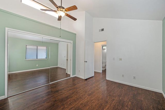 3667 Gold Creek Ln, Sacramento, CA 95827
