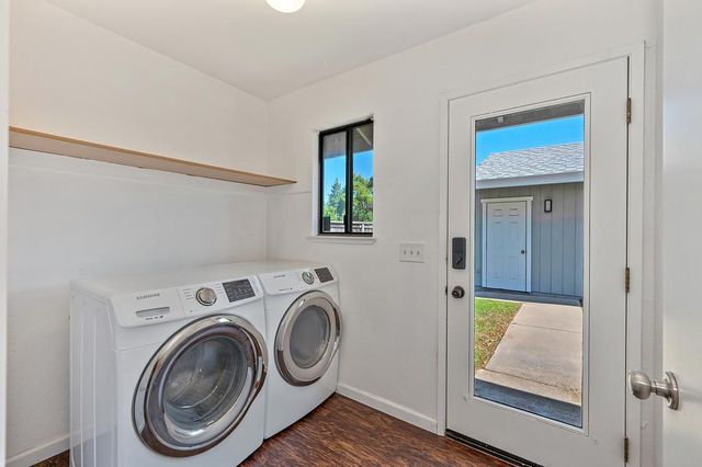 3667 Gold Creek Ln, Sacramento, CA 95827