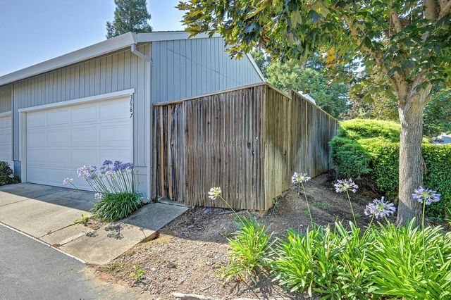 3667 Gold Creek Ln, Sacramento, CA 95827
