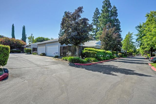 3667 Gold Creek Ln, Sacramento, CA 95827