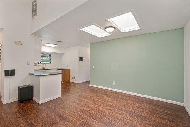 3667 Gold Creek Ln, Sacramento, CA 95827