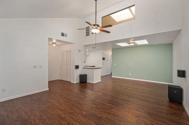 3667 Gold Creek Ln, Sacramento, CA 95827