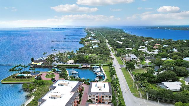 1405 NE Indian River Drive 9, Jensen Beach, FL 34957