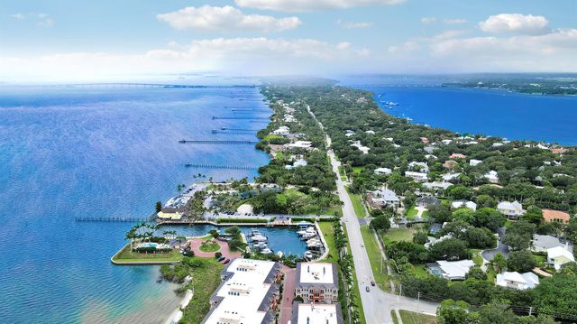 1405 NE Indian River Drive 9, Jensen Beach, FL 34957