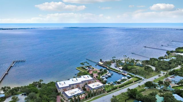 1405 NE Indian River Drive 9, Jensen Beach, FL 34957