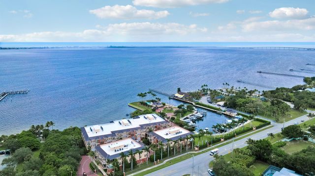 1405 NE Indian River Drive 9, Jensen Beach, FL 34957