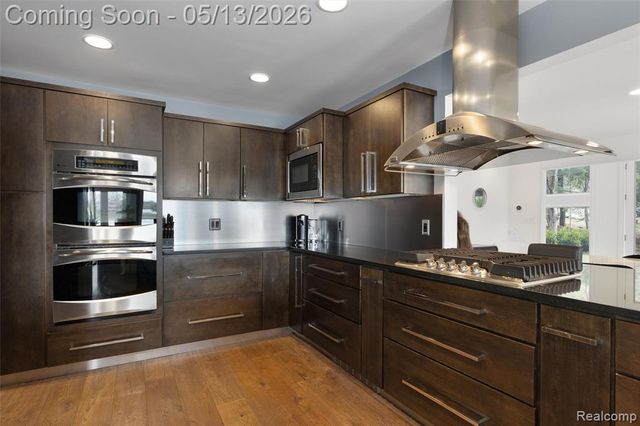 1789 Blue Heron Court, Bloomfield Hills, MI 48302