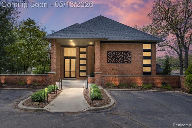 1789 Blue Heron Court, Bloomfield Hills, MI 48302