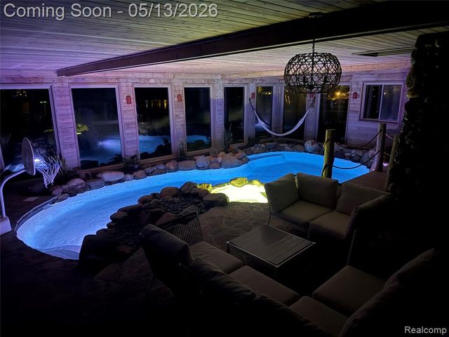 1789 Blue Heron Court, Bloomfield Hills, MI 48302