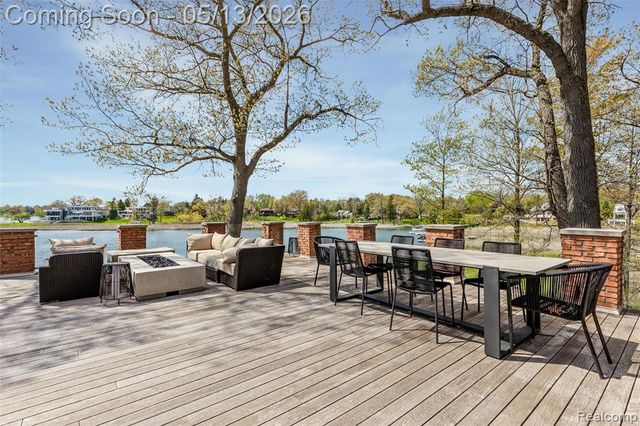 1789 Blue Heron Court, Bloomfield Hills, MI 48302