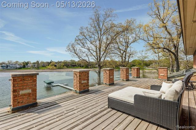 1789 Blue Heron Court, Bloomfield Hills, MI 48302