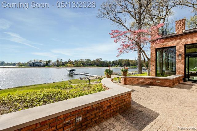 1789 Blue Heron Court, Bloomfield Hills, MI 48302