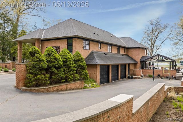 1789 Blue Heron Court, Bloomfield Hills, MI 48302