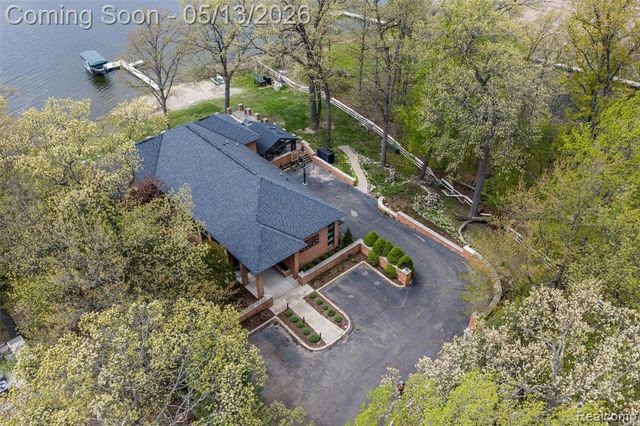 1789 Blue Heron Court, Bloomfield Hills, MI 48302