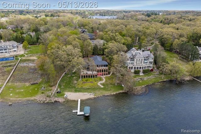 1789 Blue Heron Court, Bloomfield Hills, MI 48302