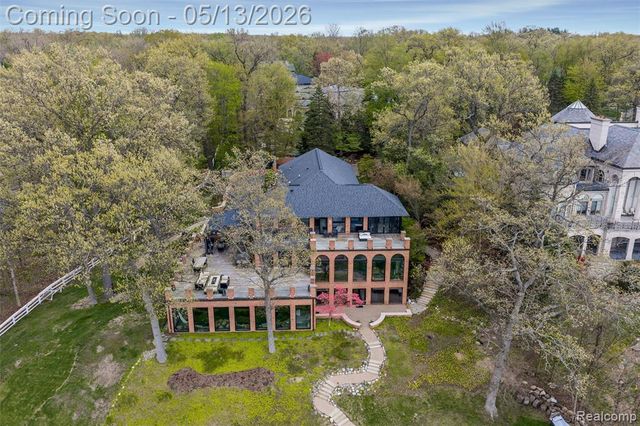 1789 Blue Heron Court, Bloomfield Hills, MI 48302