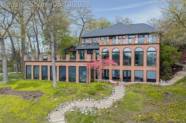 1789 Blue Heron Court, Bloomfield Hills, MI 48302