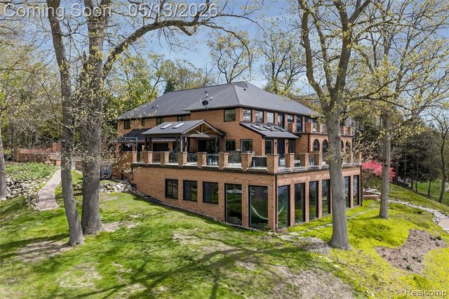 1789 Blue Heron Court, Bloomfield Hills, MI 48302