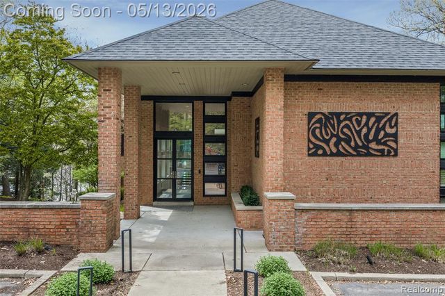 1789 Blue Heron Court, Bloomfield Hills, MI 48302