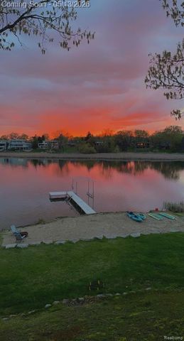 1789 Blue Heron Court, Bloomfield Hills, MI 48302
