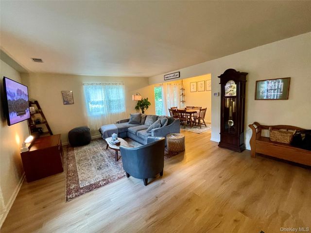 276 Temple Hill Road 2207, New Windsor, NY 12553