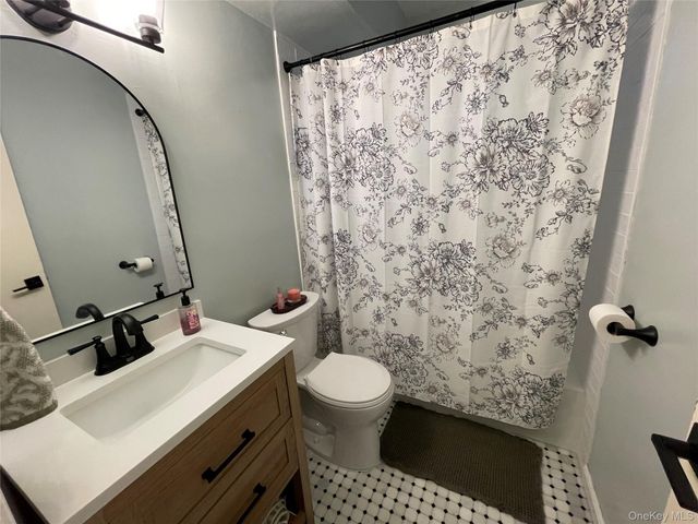 276 Temple Hill Road 2207, New Windsor, NY 12553