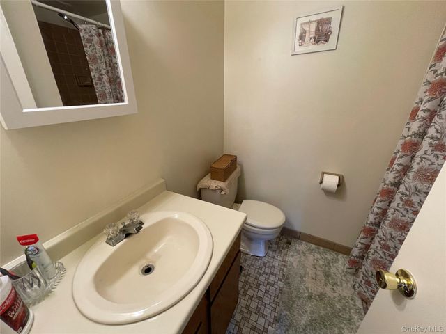 276 Temple Hill Road 2207, New Windsor, NY 12553