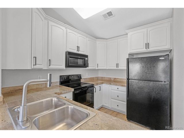 3884 S Dallas Cir 202, Aurora, CO 80014