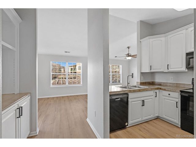 3884 S Dallas Cir 202, Aurora, CO 80014