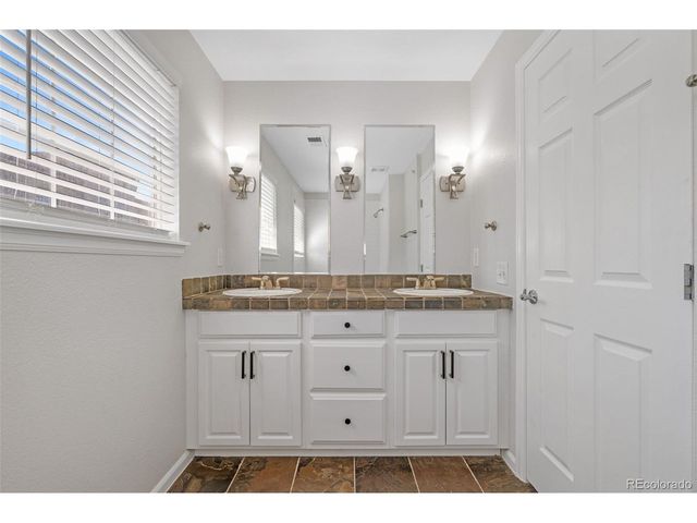 3884 S Dallas Cir 202, Aurora, CO 80014