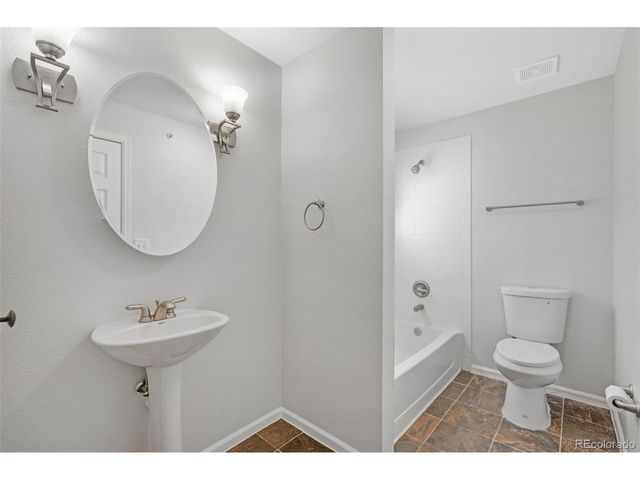 3884 S Dallas Cir 202, Aurora, CO 80014