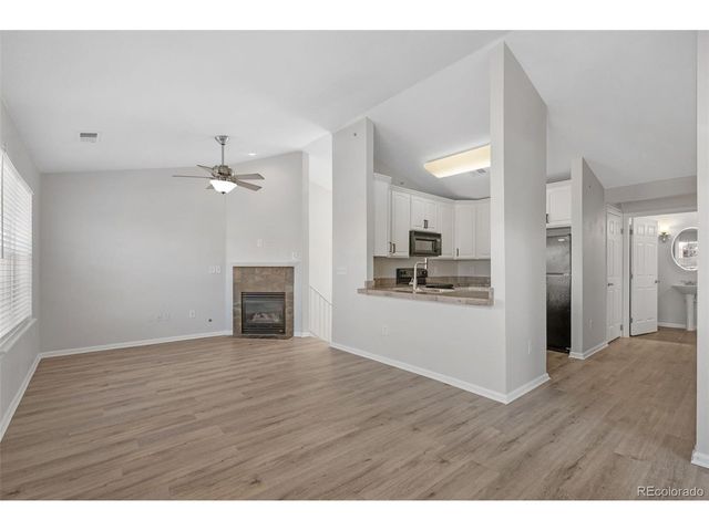 3884 S Dallas Cir 202, Aurora, CO 80014