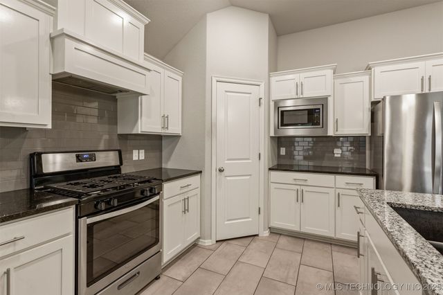 7321 S Hemlock Avenue, Broken Arrow, OK 74011