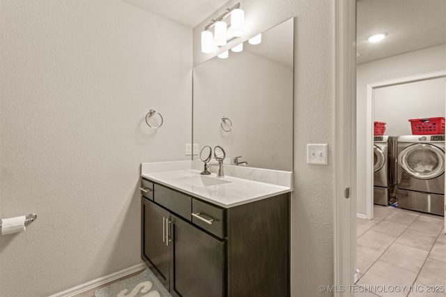 7321 S Hemlock Avenue, Broken Arrow, OK 74011