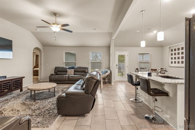 7321 S Hemlock Avenue, Broken Arrow, OK 74011