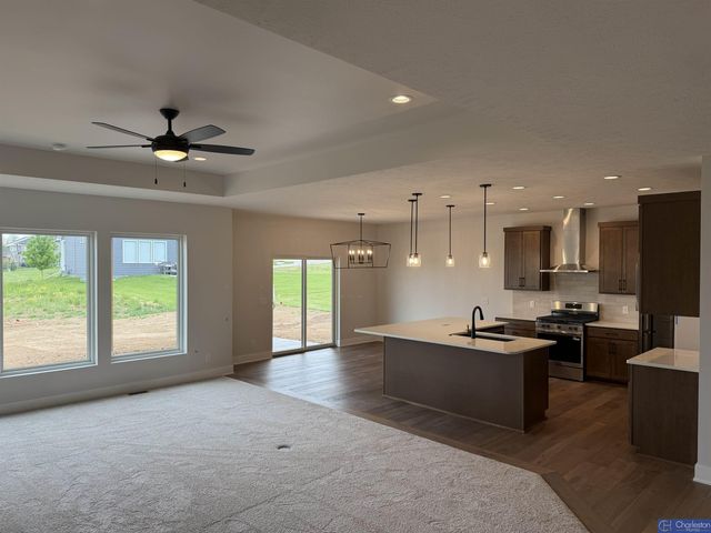 19820 R Street, Omaha, NE 68135