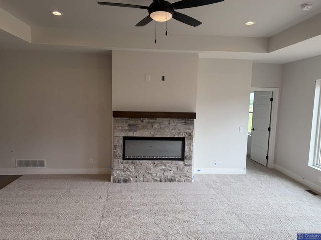 19820 R Street, Omaha, NE 68135