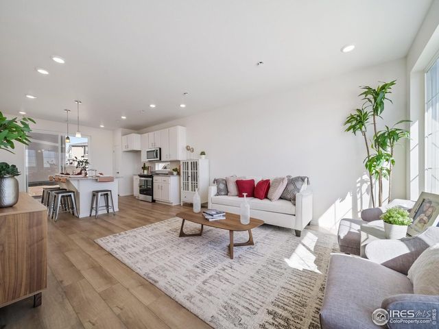 3411 Streamwood Dr, Johnstown, CO 80534