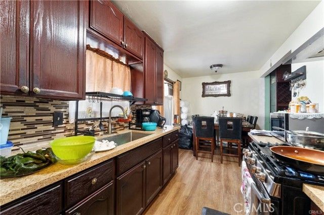 243 E 68th Street, Los Angeles, CA 90003