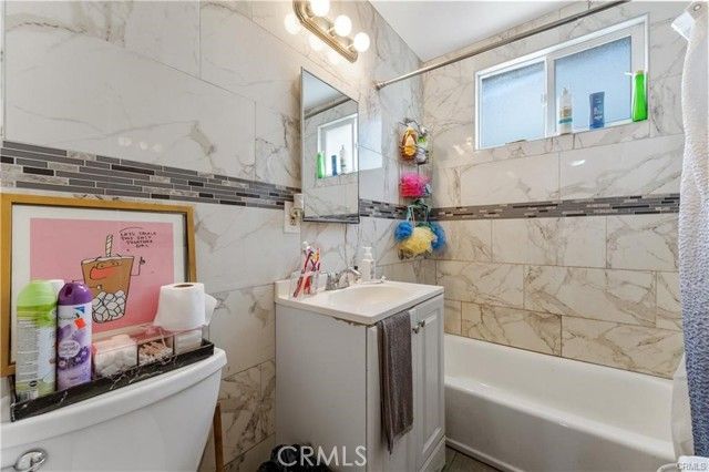 243 E 68th Street, Los Angeles, CA 90003