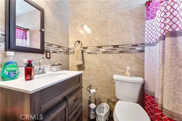 243 E 68th Street, Los Angeles, CA 90003